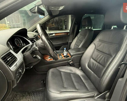 Черный Фольксваген Туарег, объемом двигателя 3 л и пробегом 220 тыс. км за 19700 $, фото 19 на Automoto.ua