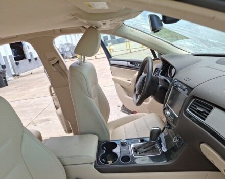 Чорний Фольксваген Туарег, об'ємом двигуна 3 л та пробігом 360 тис. км за 11562 $, фото 2 на Automoto.ua