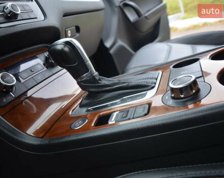 Черный Фольксваген Туарег, объемом двигателя 2.97 л и пробегом 267 тыс. км за 16450 $, фото 39 на Automoto.ua