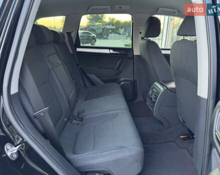 Чорний Фольксваген Туарег, об'ємом двигуна 2.97 л та пробігом 280 тис. км за 14999 $, фото 5 на Automoto.ua