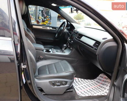 Черный Фольксваген Туарег, объемом двигателя 3 л и пробегом 284 тыс. км за 17800 $, фото 39 на Automoto.ua