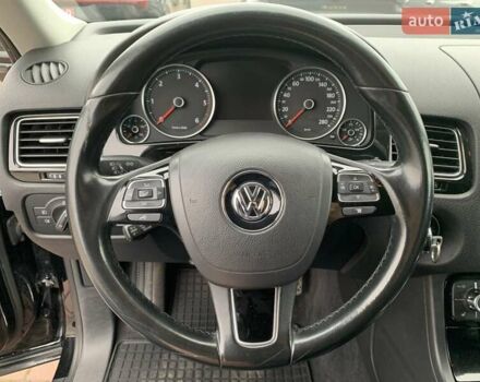 Черный Фольксваген Туарег, объемом двигателя 2.97 л и пробегом 198 тыс. км за 18000 $, фото 19 на Automoto.ua