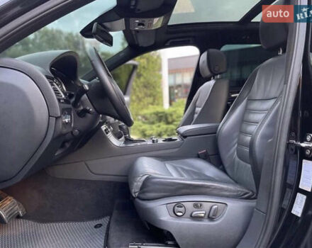 Чорний Фольксваген Туарег, об'ємом двигуна 4.13 л та пробігом 215 тис. км за 25000 $, фото 6 на Automoto.ua