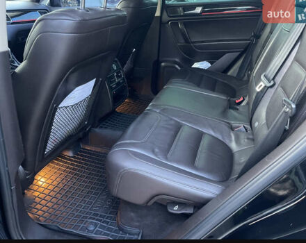 Чорний Фольксваген Туарег, об'ємом двигуна 2.97 л та пробігом 268 тис. км за 18000 $, фото 6 на Automoto.ua