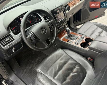 Черный Фольксваген Туарег, объемом двигателя 2.97 л и пробегом 278 тыс. км за 20500 $, фото 49 на Automoto.ua