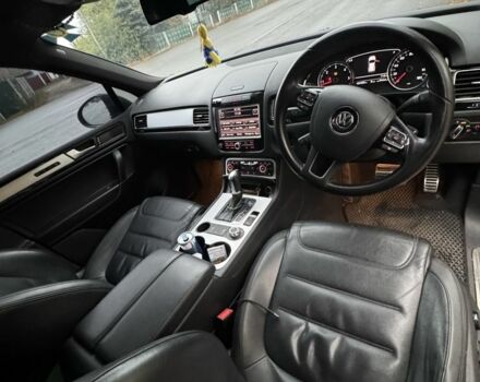 Черный Фольксваген Туарег, объемом двигателя 3 л и пробегом 163 тыс. км за 10000 $, фото 4 на Automoto.ua