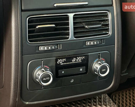 Черный Фольксваген Туарег, объемом двигателя 2.97 л и пробегом 183 тыс. км за 20750 $, фото 12 на Automoto.ua