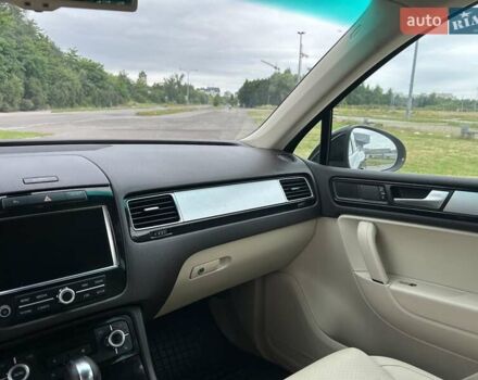 Черный Фольксваген Туарег, объемом двигателя 2.97 л и пробегом 299 тыс. км за 18700 $, фото 23 на Automoto.ua