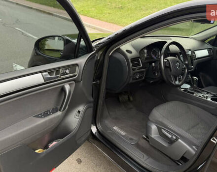 Чорний Фольксваген Туарег, об'ємом двигуна 2.97 л та пробігом 238 тис. км за 17300 $, фото 26 на Automoto.ua