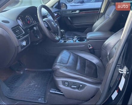 Чорний Фольксваген Туарег, об'ємом двигуна 2.97 л та пробігом 268 тис. км за 18000 $, фото 5 на Automoto.ua