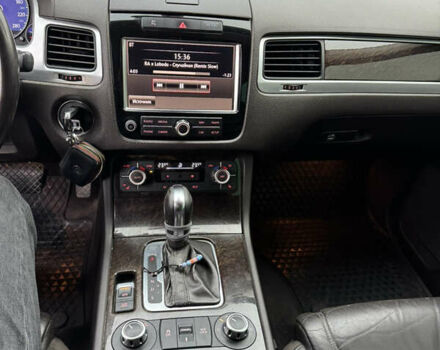 Черный Фольксваген Туарег, объемом двигателя 2.97 л и пробегом 160 тыс. км за 21000 $, фото 7 на Automoto.ua