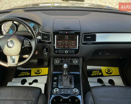 Черный Фольксваген Туарег, объемом двигателя 2.97 л и пробегом 183 тыс. км за 20750 $, фото 7 на Automoto.ua