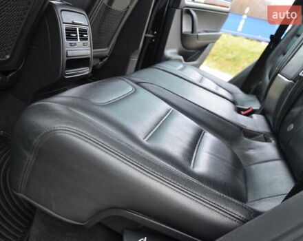 Черный Фольксваген Туарег, объемом двигателя 2.97 л и пробегом 267 тыс. км за 16450 $, фото 50 на Automoto.ua