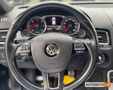 Чорний Фольксваген Туарег, об'ємом двигуна 3 л та пробігом 370 тис. км за 17800 $, фото 14 на Automoto.ua