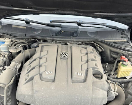 Черный Фольксваген Туарег, объемом двигателя 2.97 л и пробегом 160 тыс. км за 21000 $, фото 6 на Automoto.ua