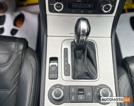 Чорний Фольксваген Туарег, об'ємом двигуна 3 л та пробігом 370 тис. км за 17800 $, фото 21 на Automoto.ua