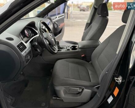 Черный Фольксваген Туарег, объемом двигателя 3 л и пробегом 207 тыс. км за 15700 $, фото 17 на Automoto.ua