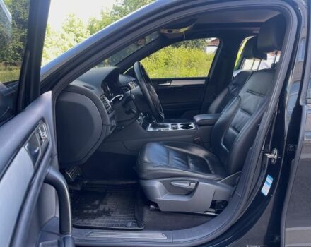 Чорний Фольксваген Туарег, об'ємом двигуна 3 л та пробігом 275 тис. км за 17900 $, фото 10 на Automoto.ua