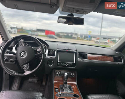 Черный Фольксваген Туарег, объемом двигателя 2.97 л и пробегом 335 тыс. км за 15500 $, фото 13 на Automoto.ua