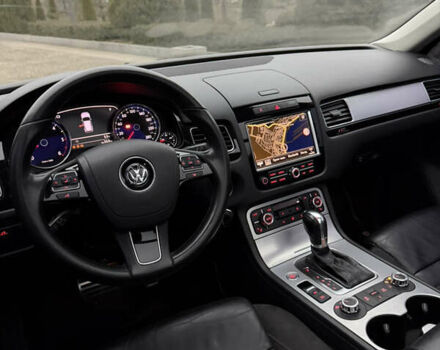 Черный Фольксваген Туарег, объемом двигателя 4.13 л и пробегом 211 тыс. км за 13999 $, фото 8 на Automoto.ua