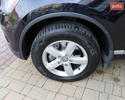 Черный Фольксваген Туарег, объемом двигателя 3 л и пробегом 284 тыс. км за 17800 $, фото 4 на Automoto.ua