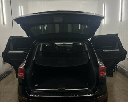 Чорний Фольксваген Туарег, об'ємом двигуна 2.97 л та пробігом 242 тис. км за 17000 $, фото 12 на Automoto.ua