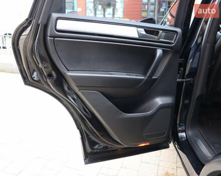 Черный Фольксваген Туарег, объемом двигателя 3 л и пробегом 284 тыс. км за 17800 $, фото 30 на Automoto.ua