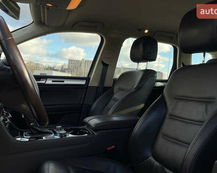 Черный Фольксваген Туарег, объемом двигателя 2.97 л и пробегом 183 тыс. км за 20750 $, фото 6 на Automoto.ua