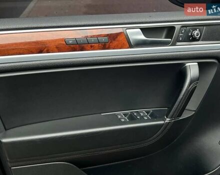 Чорний Фольксваген Туарег, об'ємом двигуна 3 л та пробігом 433 тис. км за 16700 $, фото 14 на Automoto.ua