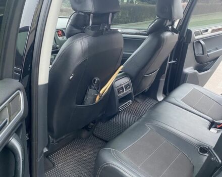 Черный Фольксваген Туарег, объемом двигателя 3 л и пробегом 280 тыс. км за 16800 $, фото 2 на Automoto.ua