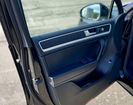 Чорний Фольксваген Туарег, об'ємом двигуна 3 л та пробігом 91 тис. км за 29900 $, фото 38 на Automoto.ua