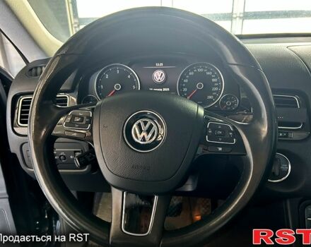 Чорний Фольксваген Туарег, об'ємом двигуна 3 л та пробігом 242 тис. км за 18750 $, фото 5 на Automoto.ua