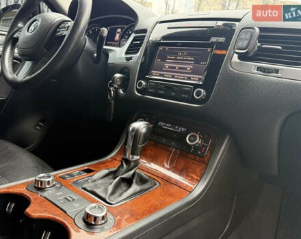 Черный Фольксваген Туарег, объемом двигателя 2.97 л и пробегом 278 тыс. км за 20500 $, фото 41 на Automoto.ua