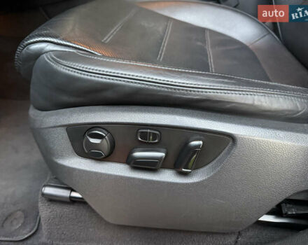 Черный Фольксваген Туарег, объемом двигателя 3 л и пробегом 250 тыс. км за 19000 $, фото 17 на Automoto.ua