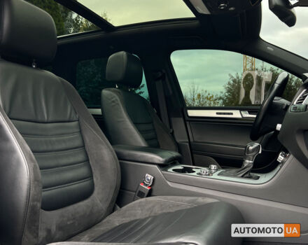 Черный Фольксваген Туарег, объемом двигателя 3 л и пробегом 251 тыс. км за 24700 $, фото 9 на Automoto.ua