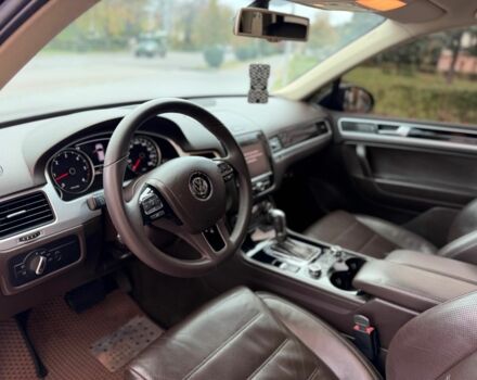 Черный Фольксваген Туарег, объемом двигателя 3 л и пробегом 283 тыс. км за 18700 $, фото 4 на Automoto.ua