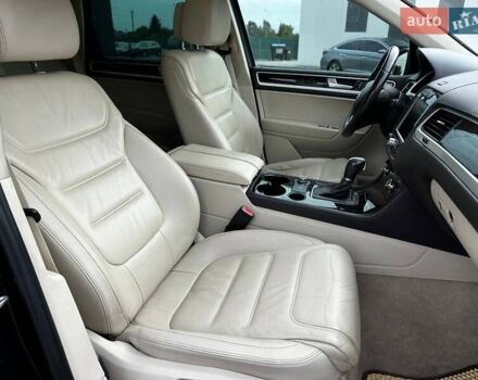 Чорний Фольксваген Туарег, об'ємом двигуна 2.97 л та пробігом 318 тис. км за 15999 $, фото 36 на Automoto.ua