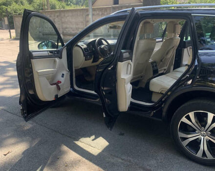 Чорний Фольксваген Туарег, об'ємом двигуна 3 л та пробігом 269 тис. км за 19999 $, фото 5 на Automoto.ua