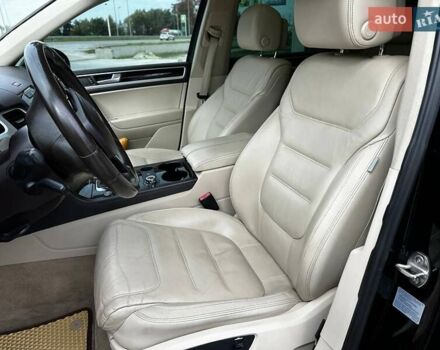 Чорний Фольксваген Туарег, об'ємом двигуна 2.97 л та пробігом 318 тис. км за 15999 $, фото 17 на Automoto.ua