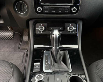 Чорний Фольксваген Туарег, об'ємом двигуна 2.97 л та пробігом 238 тис. км за 17300 $, фото 29 на Automoto.ua