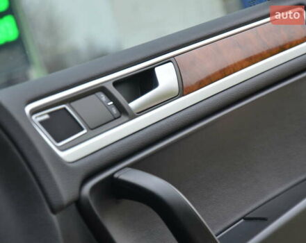 Черный Фольксваген Туарег, объемом двигателя 2.97 л и пробегом 267 тыс. км за 16450 $, фото 43 на Automoto.ua