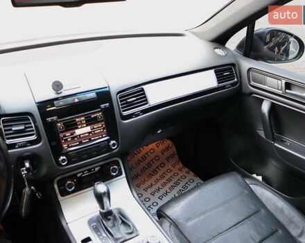 Черный Фольксваген Туарег, объемом двигателя 3 л и пробегом 284 тыс. км за 17800 $, фото 35 на Automoto.ua