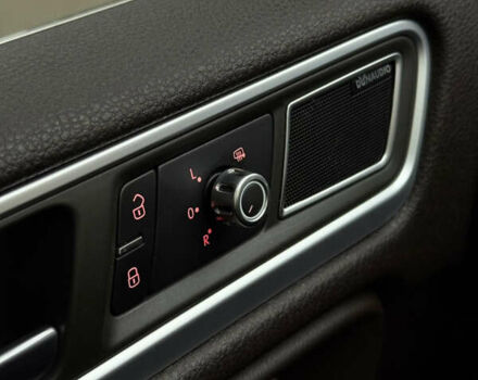 Чорний Фольксваген Туарег, об'ємом двигуна 2.97 л та пробігом 203 тис. км за 24000 $, фото 7 на Automoto.ua