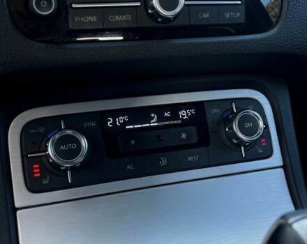 Чорний Фольксваген Туарег, об'ємом двигуна 3 л та пробігом 275 тис. км за 17900 $, фото 21 на Automoto.ua