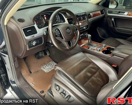 Черный Фольксваген Туарег, объемом двигателя 3 л и пробегом 258 тыс. км за 20600 $, фото 10 на Automoto.ua