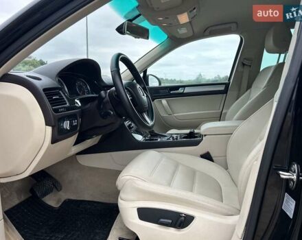 Черный Фольксваген Туарег, объемом двигателя 2.97 л и пробегом 299 тыс. км за 18700 $, фото 15 на Automoto.ua