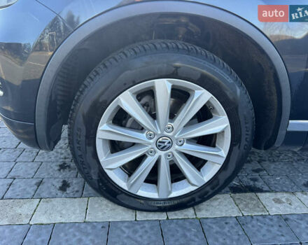 Черный Фольксваген Туарег, объемом двигателя 3 л и пробегом 285 тыс. км за 17000 $, фото 10 на Automoto.ua