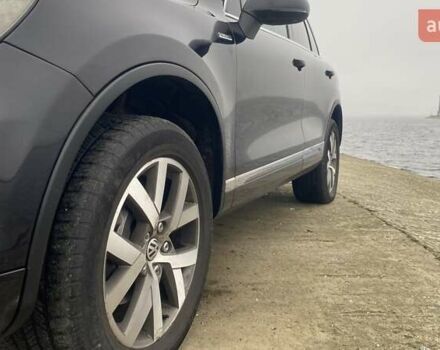 Черный Фольксваген Туарег, объемом двигателя 2.97 л и пробегом 348 тыс. км за 19500 $, фото 62 на Automoto.ua