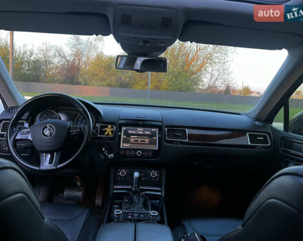 Черный Фольксваген Туарег, объемом двигателя 3 л и пробегом 270 тыс. км за 23200 $, фото 20 на Automoto.ua