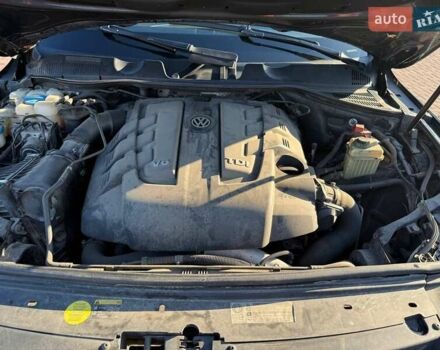 Черный Фольксваген Туарег, объемом двигателя 2.97 л и пробегом 298 тыс. км за 20799 $, фото 21 на Automoto.ua